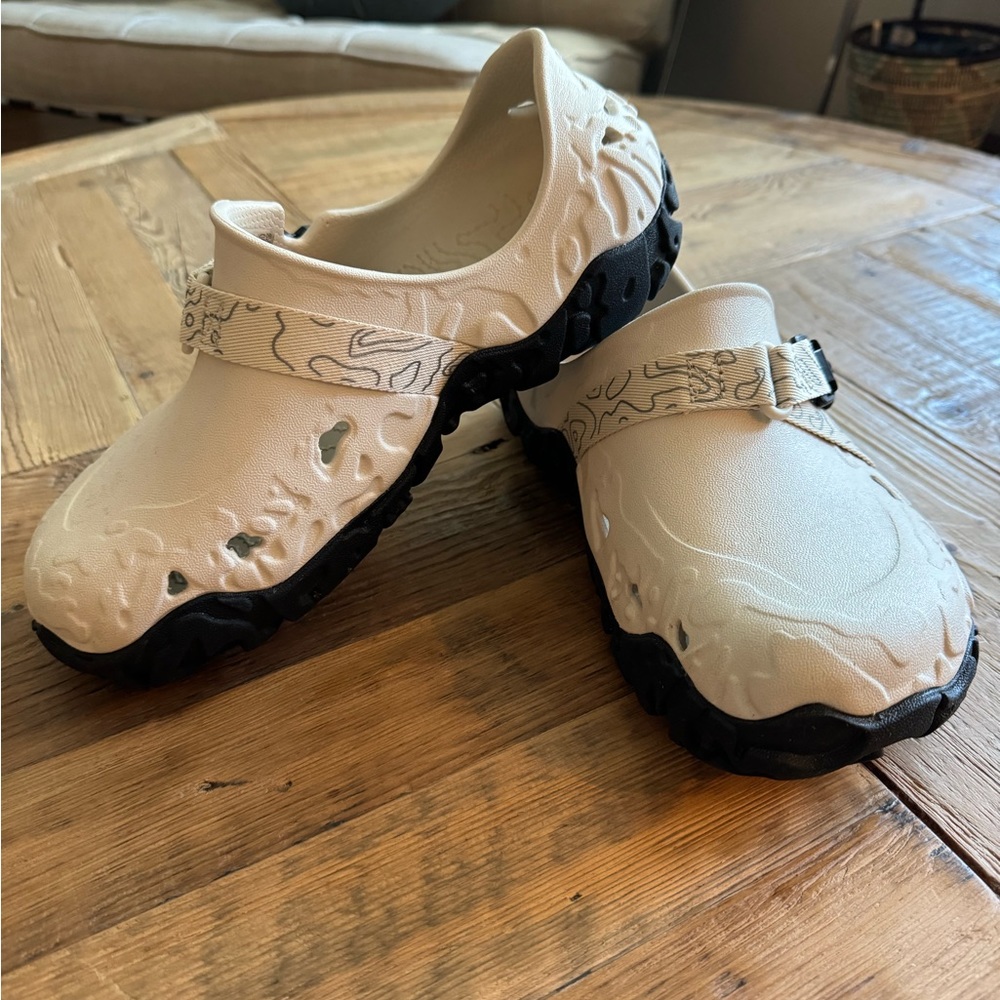 Crocs All Terrain Clog Size 8
